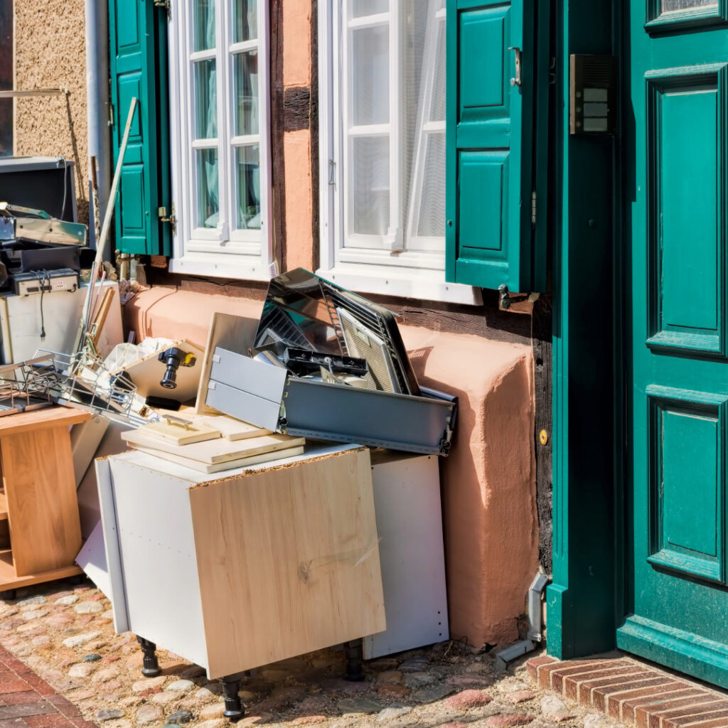 house clearance in Ampthill team removing furniture